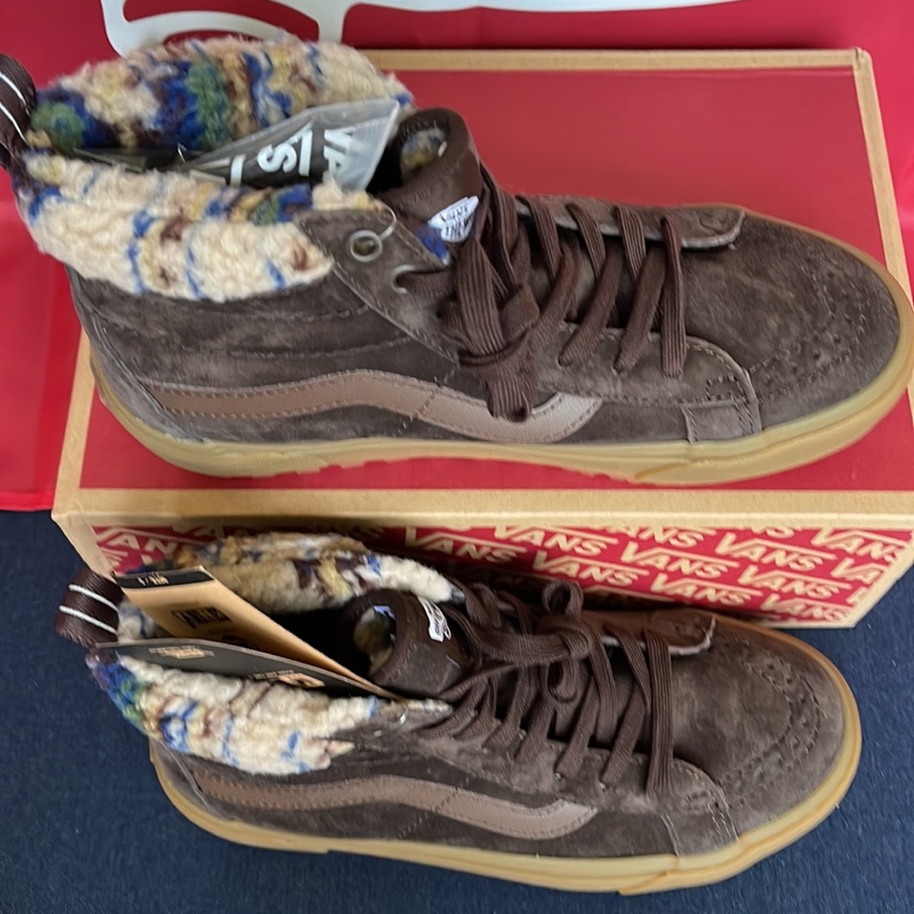 Vans Men’s Sk8-Hi Mte-1
Brown/Gum
VN0A5HZYB7G
 boots - Picture 3 of 16